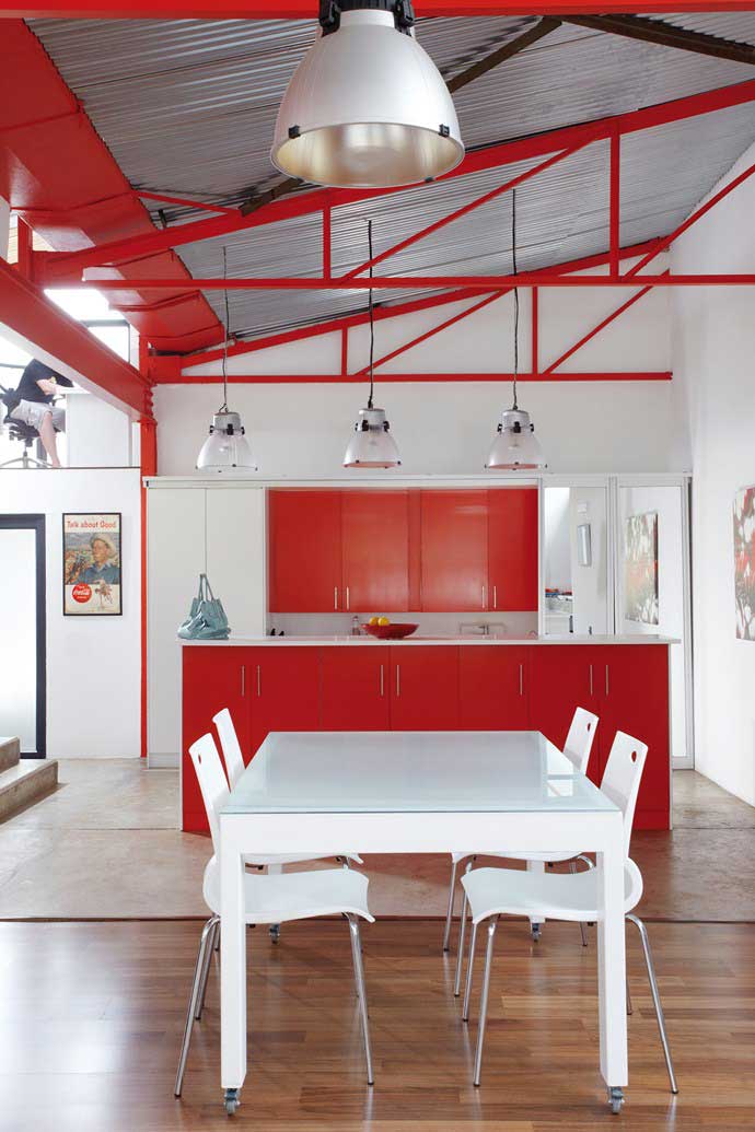 Johannesburg Loft in red and white 1