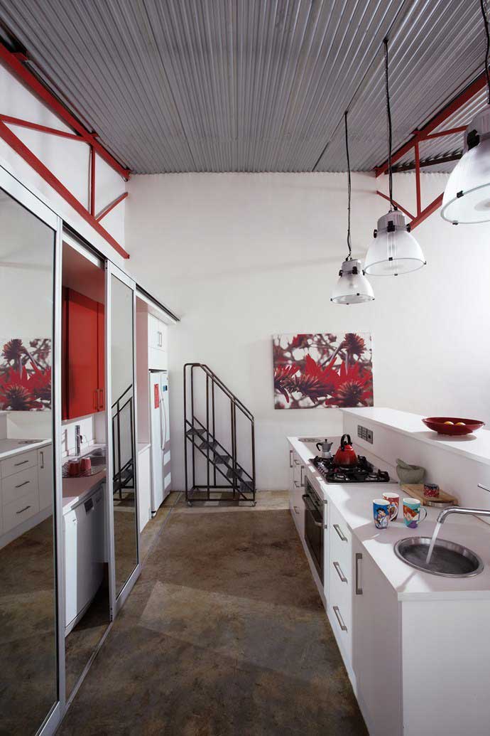 Johannesburg Loft in red and white 2