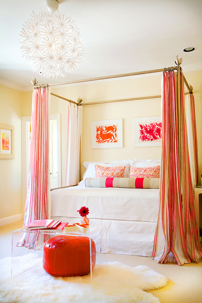 girls bedroom in pin and orange