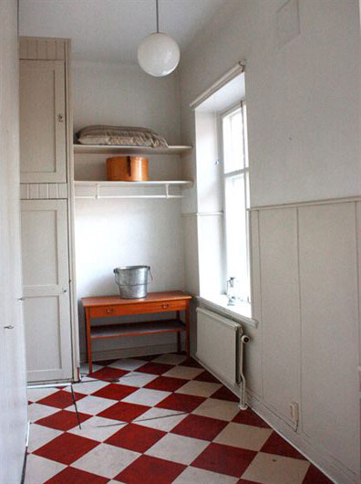 red-white-checked-floor