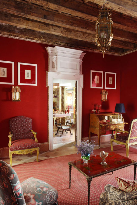 Lorenzo-Castillo-Seville-red master bedroom 1