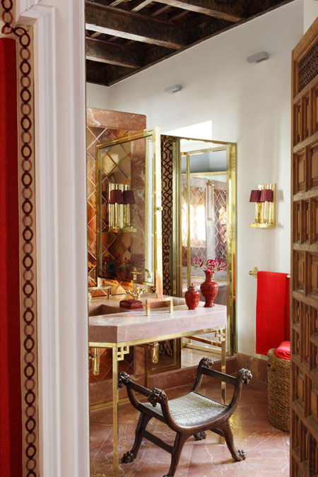 Lorenzo-Castillo-Seville-red master bedroom ensuite