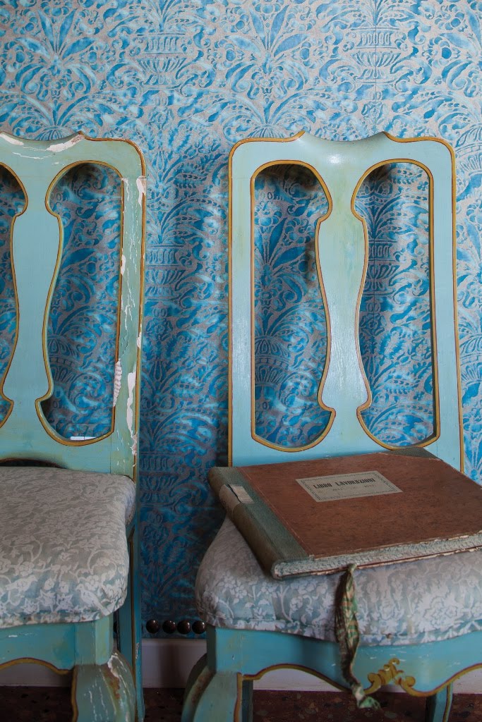 fortuny blue damask