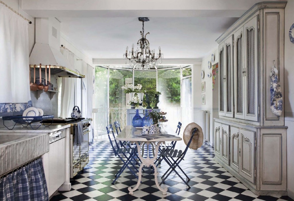 french-country-cottage-kitchen