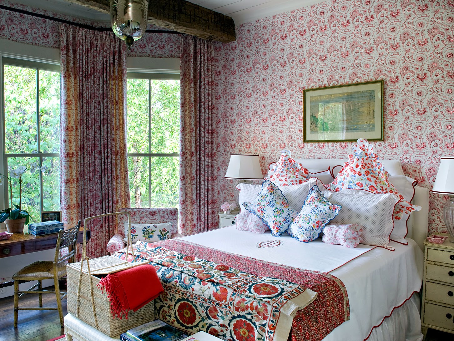 Provence Style Bedroom In Red