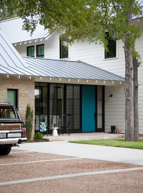 farmhouse-exterior