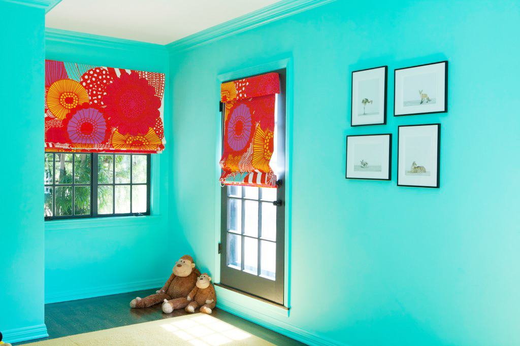 walls in turquoise