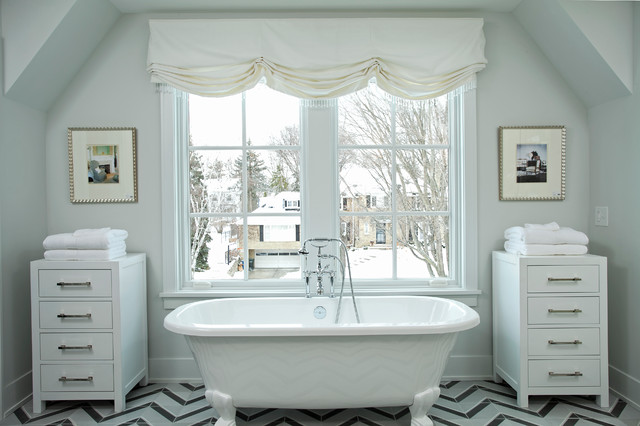 Bathroom walls painted in Benjamin Moore Horizon. Via REFINED LLC