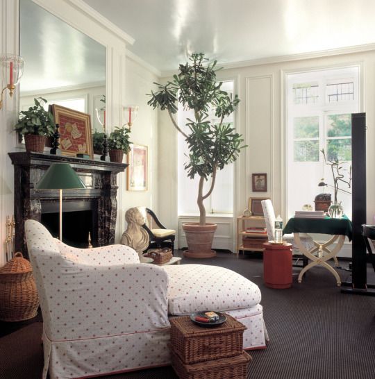 Albert Hadley ~ the green felt table cover on the desk, the slipcovered chaise with its subtle red details and the homey café curtains - Kips Bay 2002