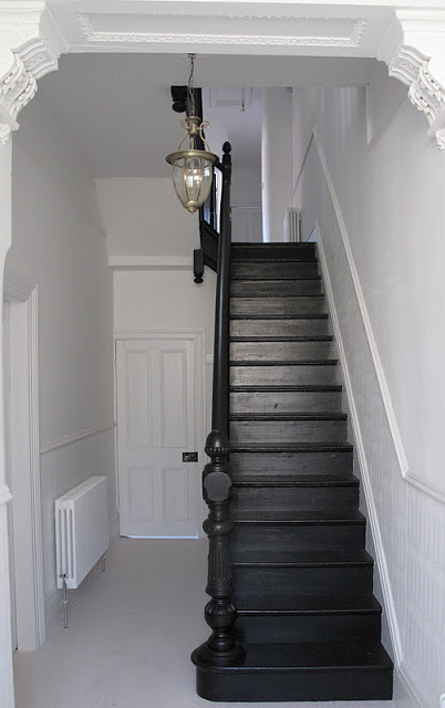 Farrow and Ball Pitch Black 256 