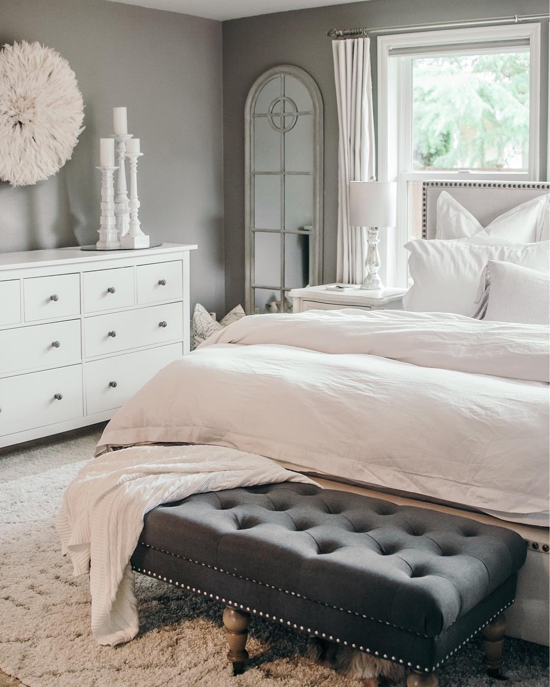 Houses of Instagram - white and gray bedroom