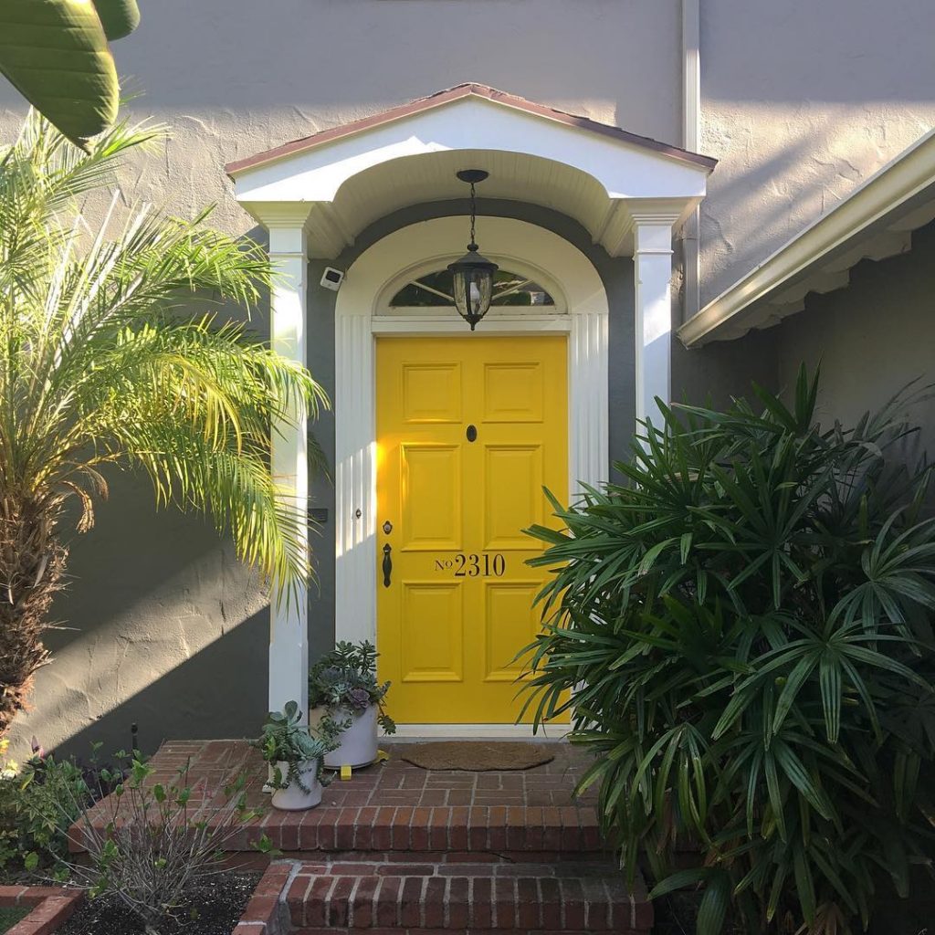 Benajmin Moore Yellow 2022-10 Door