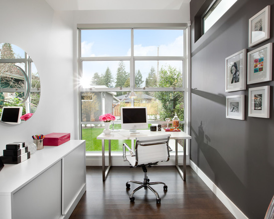 Benjamin Moore Kendall Charcoal office feature wall
