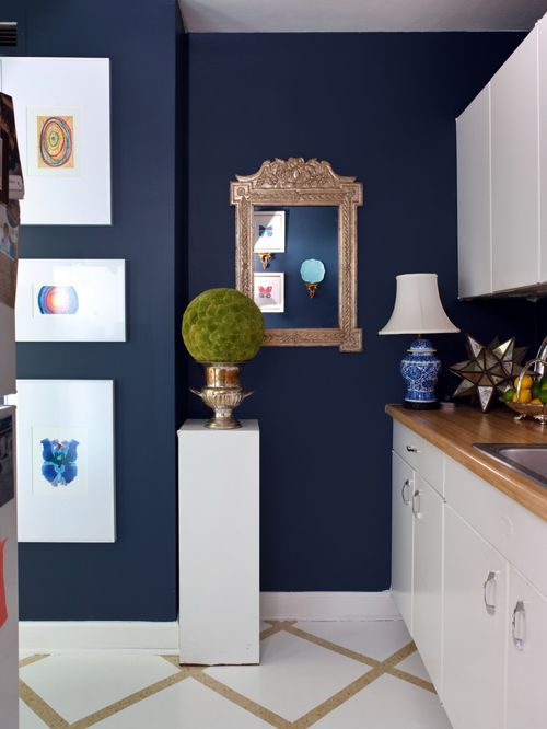 Benjamin Moore Van Deusen Blue. Kitchen with navy blue color scheme.