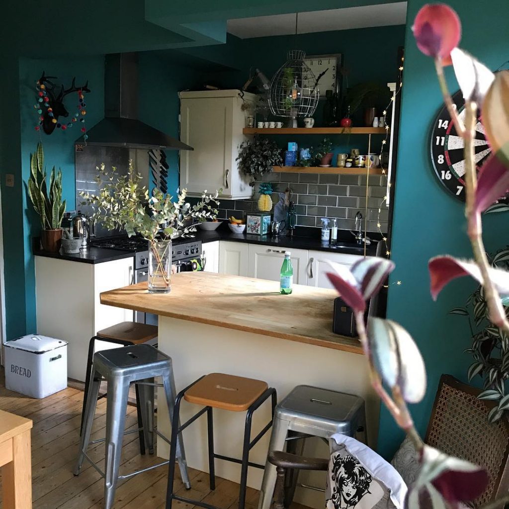 Kitchen walls painted in Farrow & Ball