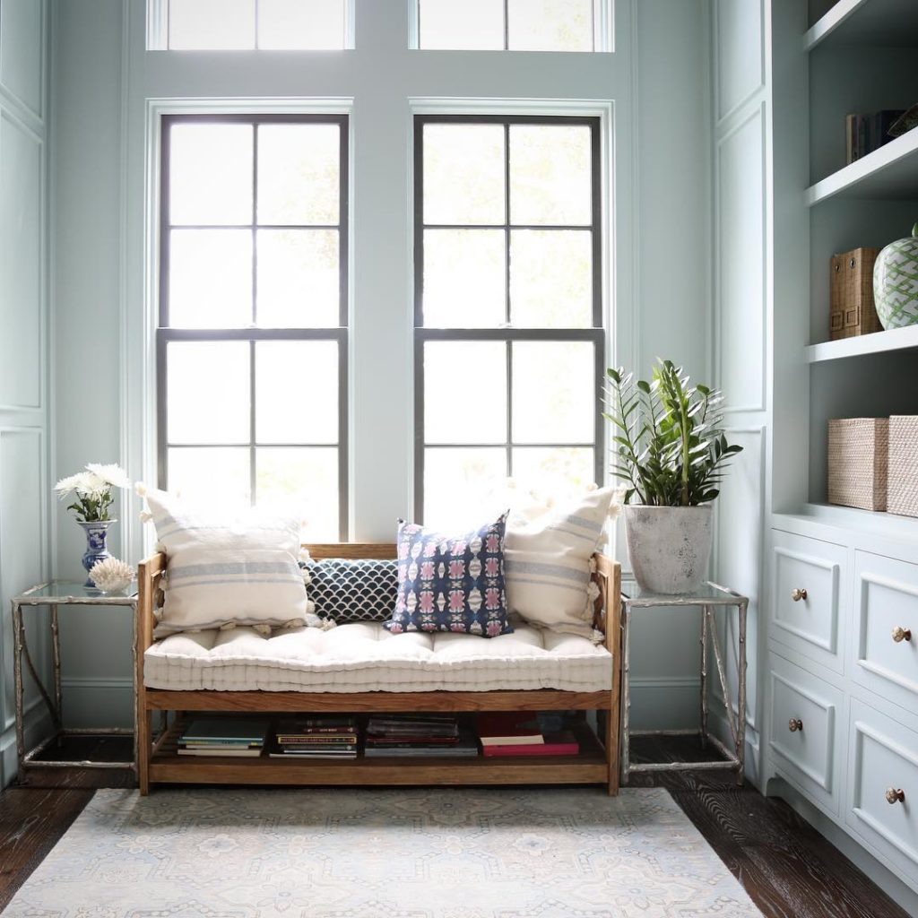 Benjamin Moore Woodlawn Blue Paint Color Scheme