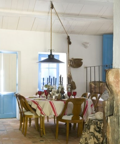 farmhouse-dining-room-blue