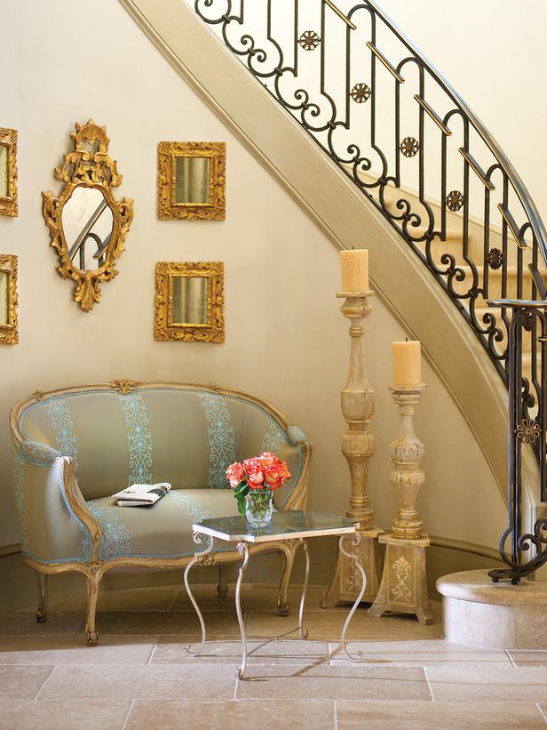 Allure-of-French-and-Italian-Decor_Staircase-Seating-Area