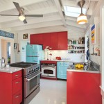 Retro Coastal Kitchen in Red and Turquosie