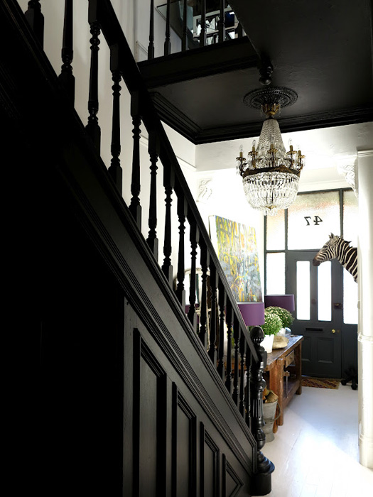farrow-and-ball-pitch-black-stairs