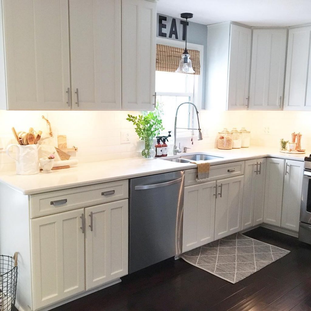 Benjamin Moore Kitchen Cabinet White