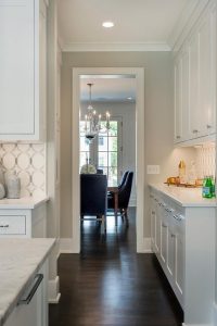 Benjamin Moore Simply White painted kitchen cabinets
