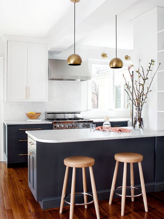 Benjamin Moore Decorator’s White and  Farrow & Ball Down Pipe Kitchen. Black and white kitchen paint color scheme.