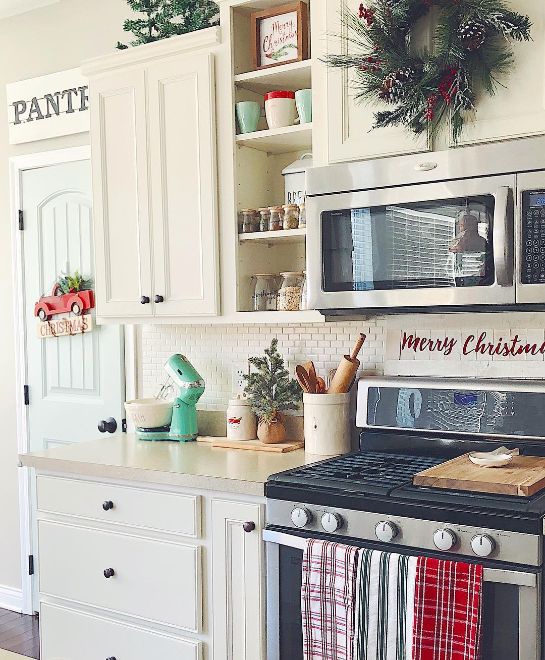 Sherwin Williams Sea Salt Paint Color Schemes Interiors By Color