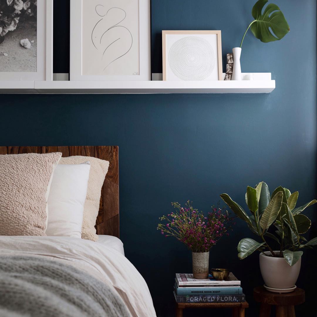 Dunn Edwards Slate Wall Navy Blue Accent Wall Paint Color Scheme