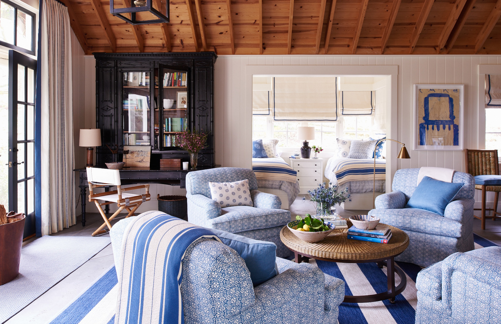 Blue and white coastal living room.