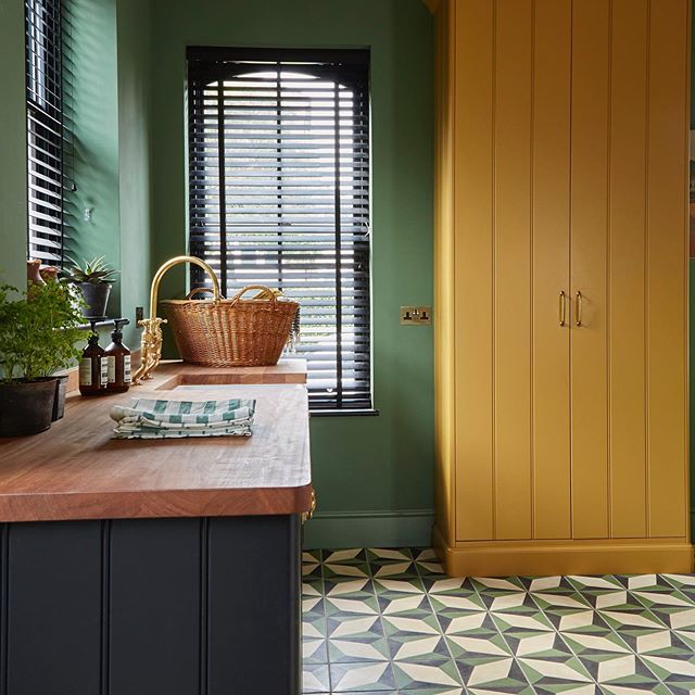 Farrow & Ball Calke Green utility room