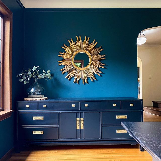 Benjamin Moore's Navy Masterpiece 