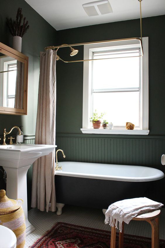 Benjamin Moore’s Backwoods bathroom walls