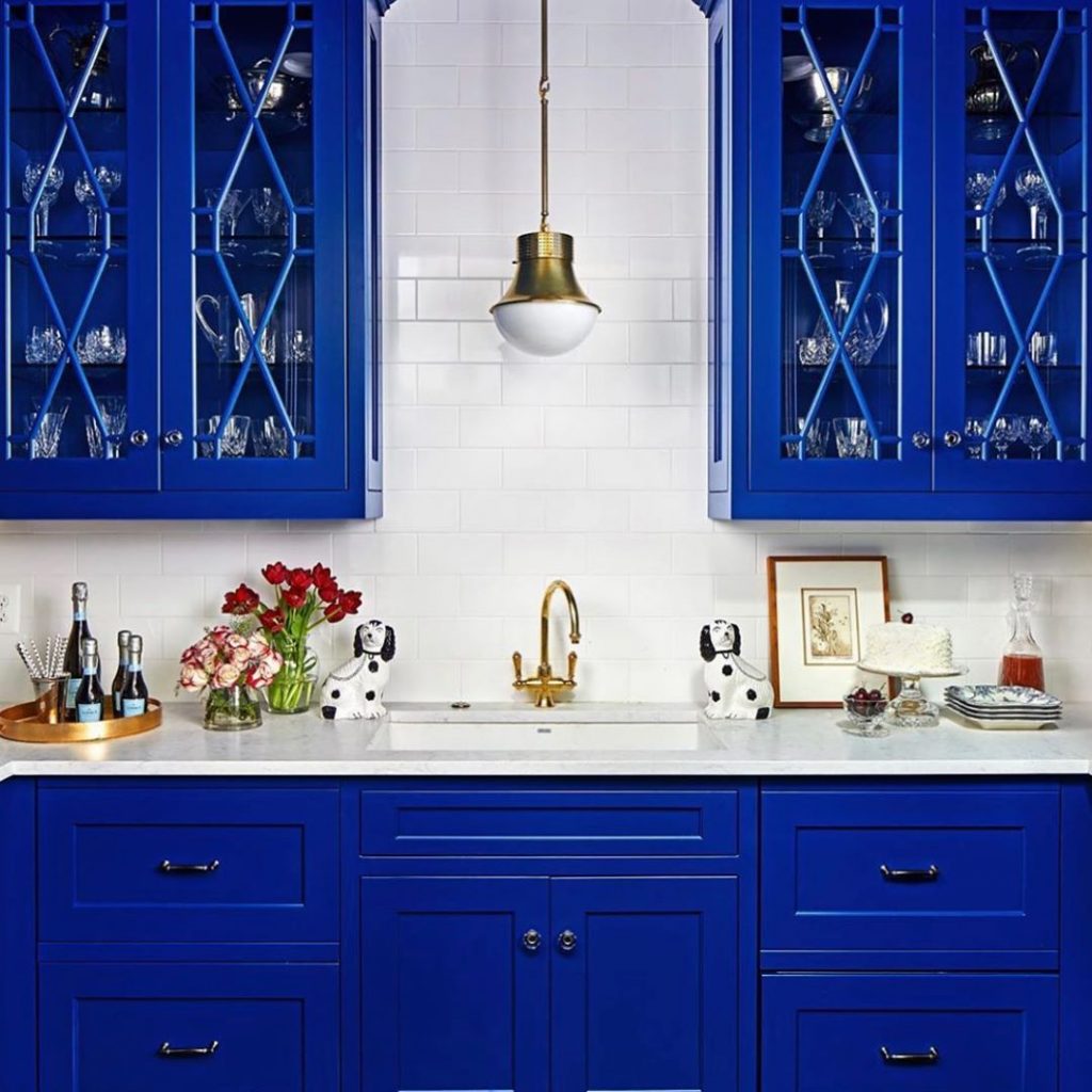 Kitchen cabinets in Pantone Classic Blue Color of the year 2020