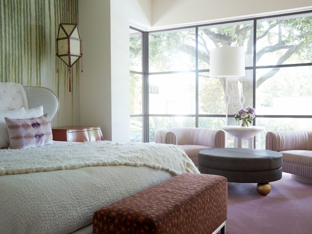 Tranquil green bedroom idea