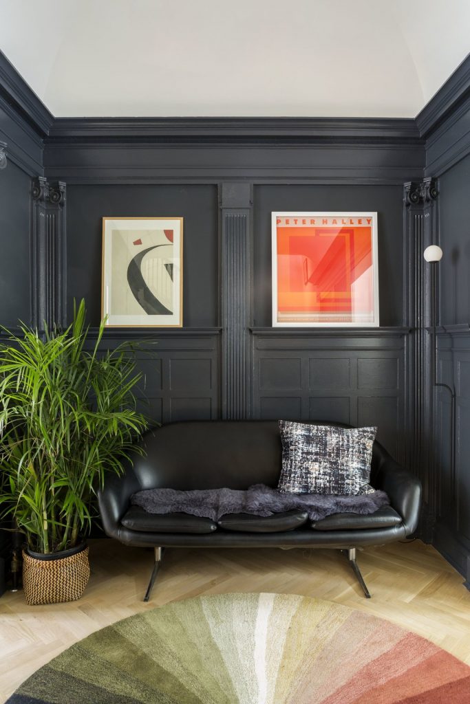 Benjamin Moore Witching Hour gray wall color