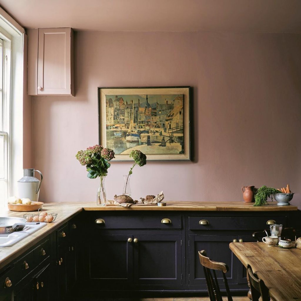 Farrow & Ball Sulking Room Pink wall paeon black cabinets kitchen