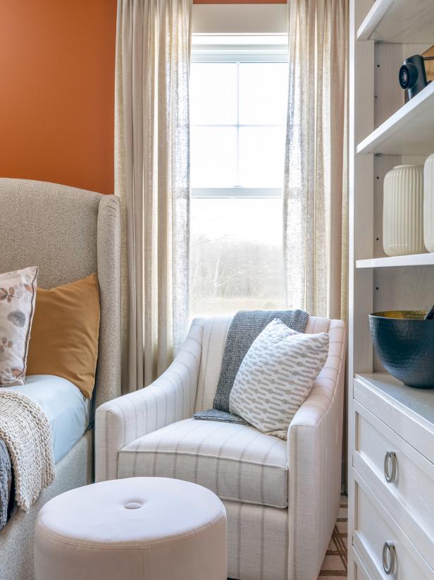 Neutrals and orange decor kids bedroom