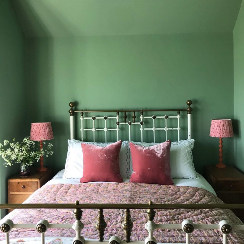 Farrow & Ball Yeabridge Green bedroom