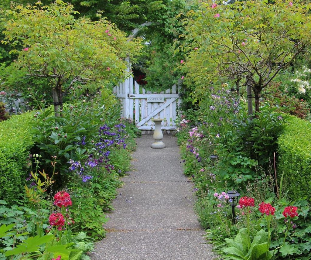 Main artery garden path