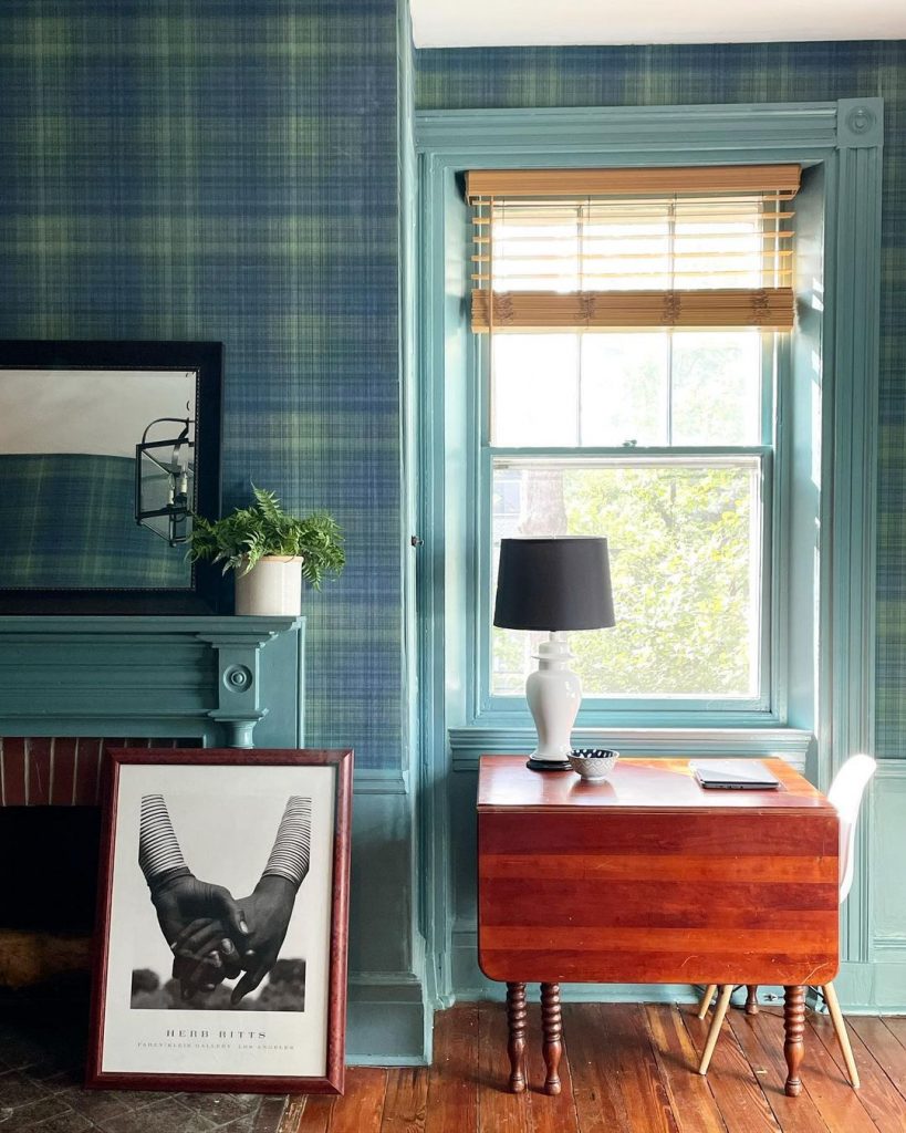 Benjamin Moore Aegean Teal trim