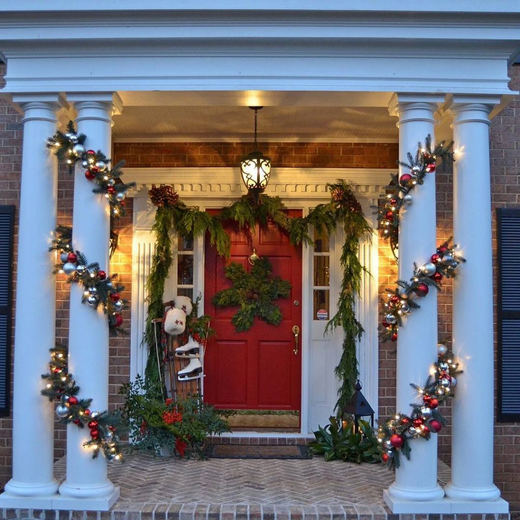 Benjamin Moore Heritage Red front door