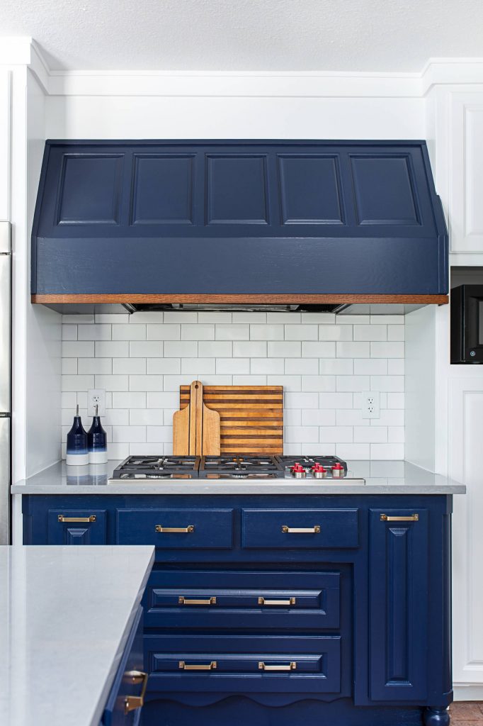 Kitchen Painted in Sherwin Williams Naval and Pure White