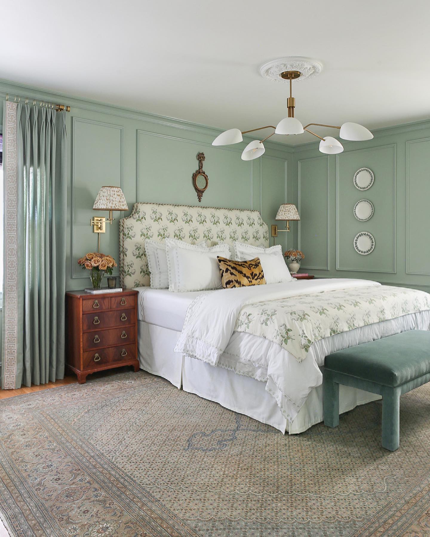 Benjamin-Moore-Antique-Jade-painted-bedroom-walls-green.jpg