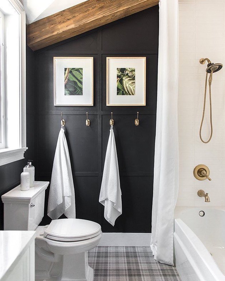 Valspar Cracked Pepper feature black wall in the bathroom