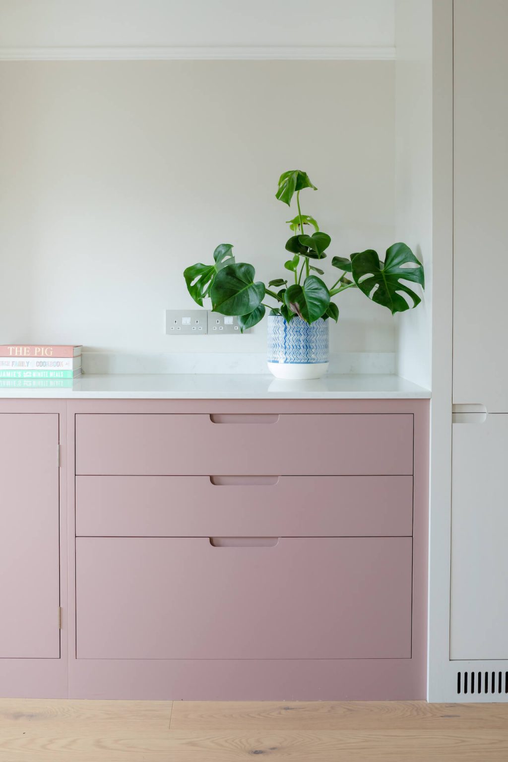 Farrow & Ball Sulking Room Pink & Skimming Stone Sustainable Kitchen