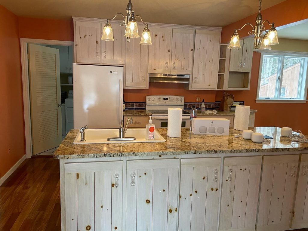 Kitchen Cabinets renovation before