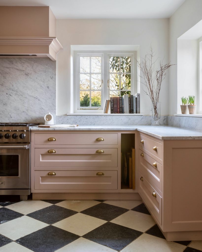 Farrow & Ball Setting Plaster pink kitchen