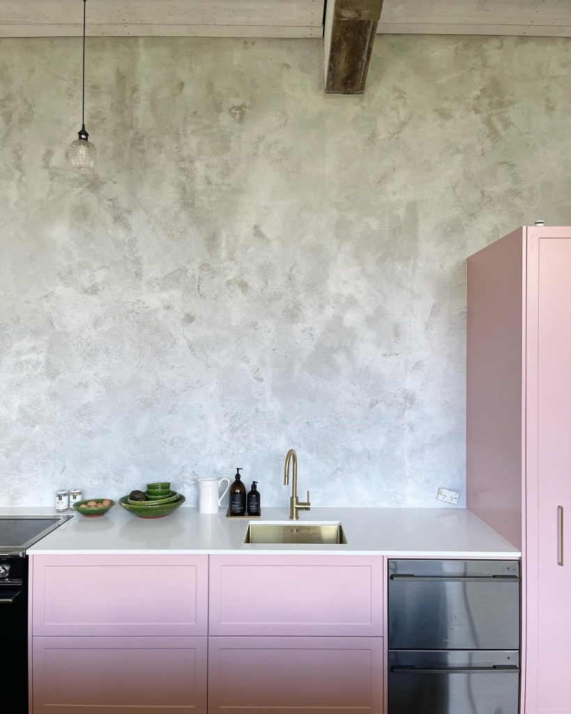 modern pink kitchen idea