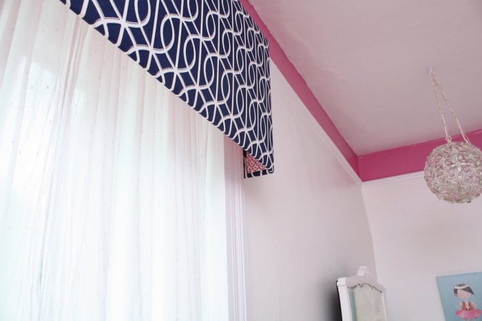 pink and white bedroom walls
